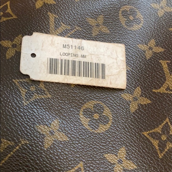Louis Vuitton Looping MM - Picture 13 of 16